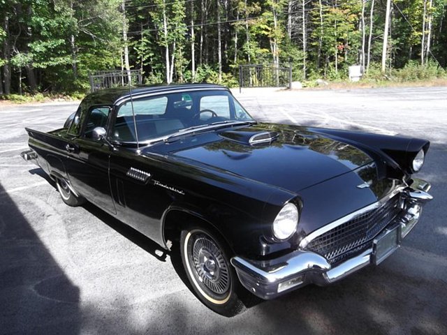 1957 Ford Thunderbird Photo