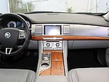 2010 Jaguar XF Photo #2