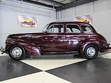 1940 Pontiac Deluxe Photo #2
