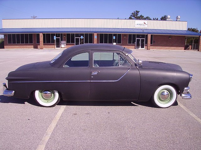1951 Ford Custom Photo