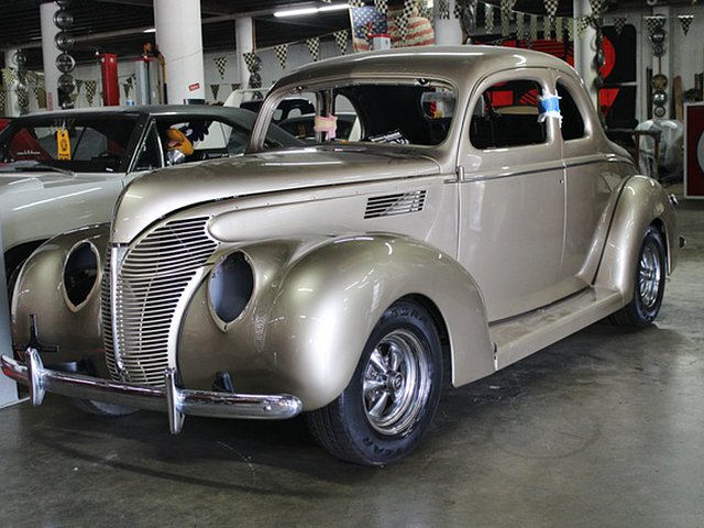 1939 Ford Photo